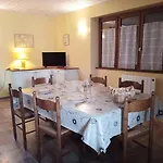 Nyaraló De *