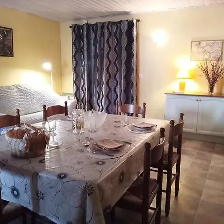 بيت للعطل De *