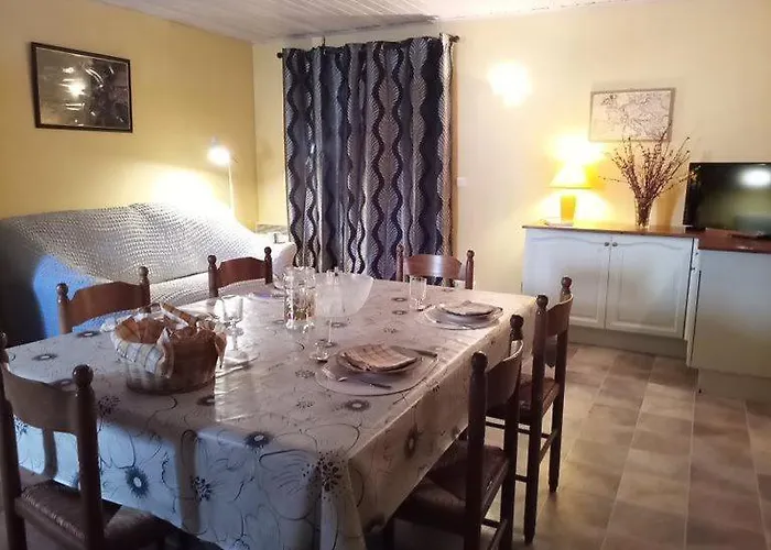 بيت للعطل De Goutrens *